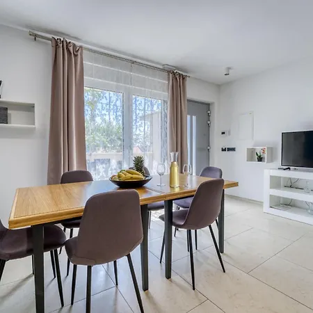 Dita-1 By Interhome * Crikvenica